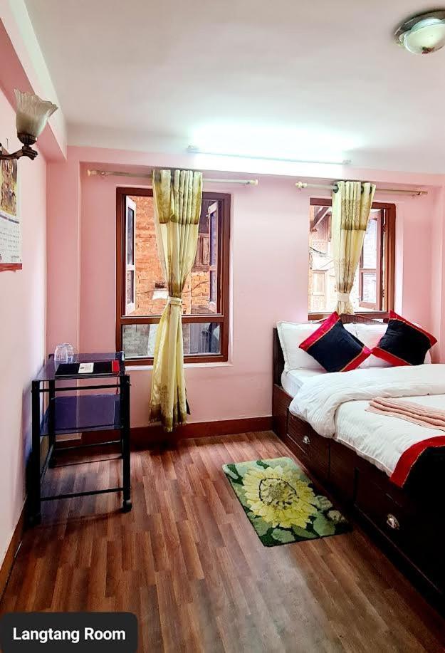 Annapurna Guest House And Rooftop Restaurant Bhatgoan 外观 照片